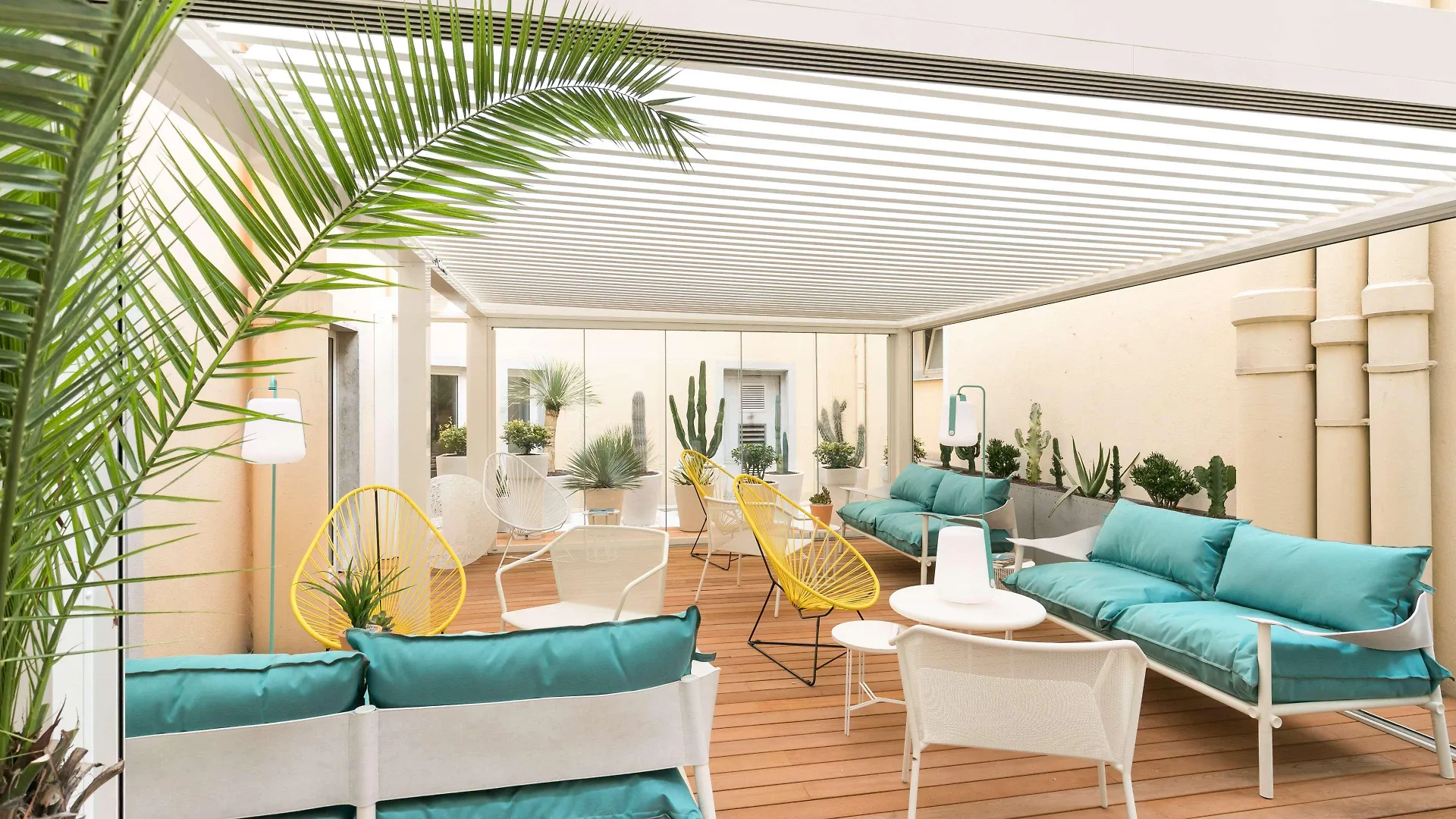 The Deck Hotel By Happyculture Niza 4*,