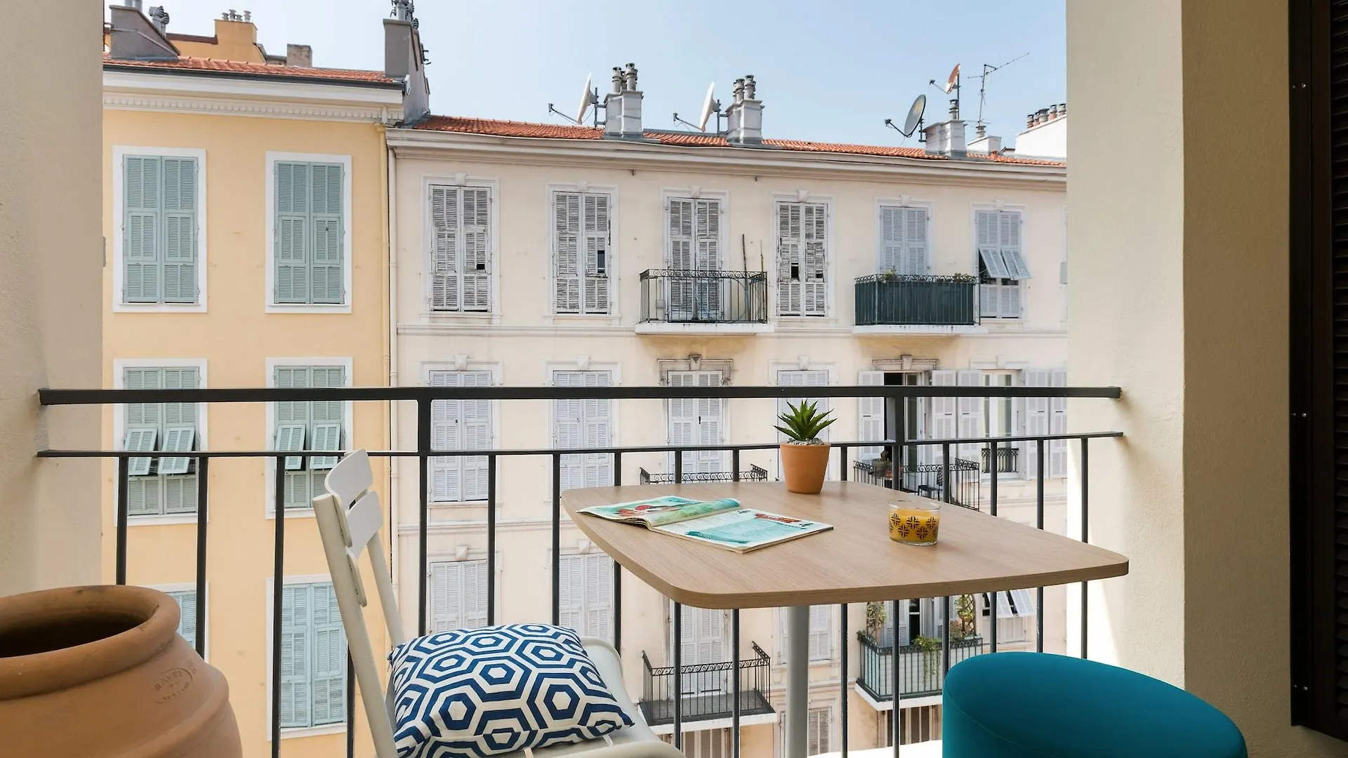 The Deck Hotel By Happyculture Nice