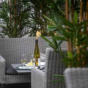 https://paradis-lourdes.midi-pyreneeshotels.com