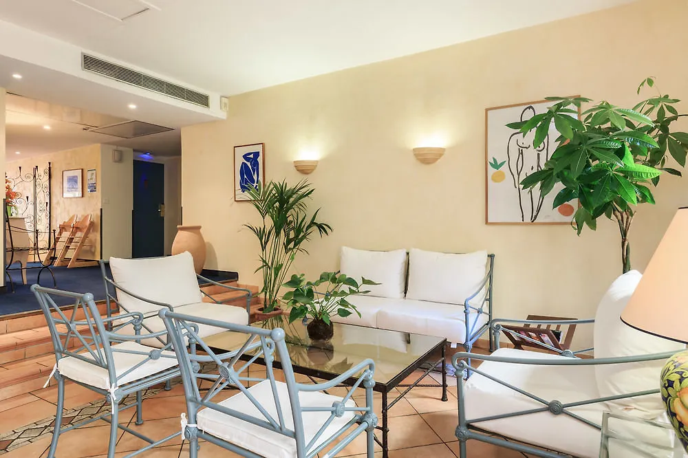 ניס The Deck Hotel By Happyculture